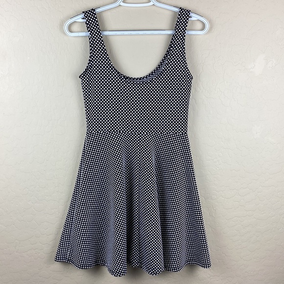 Forever 21 Women's Black/White Polka Dot Skater Dress Size S EUC - Picture 3 of 8